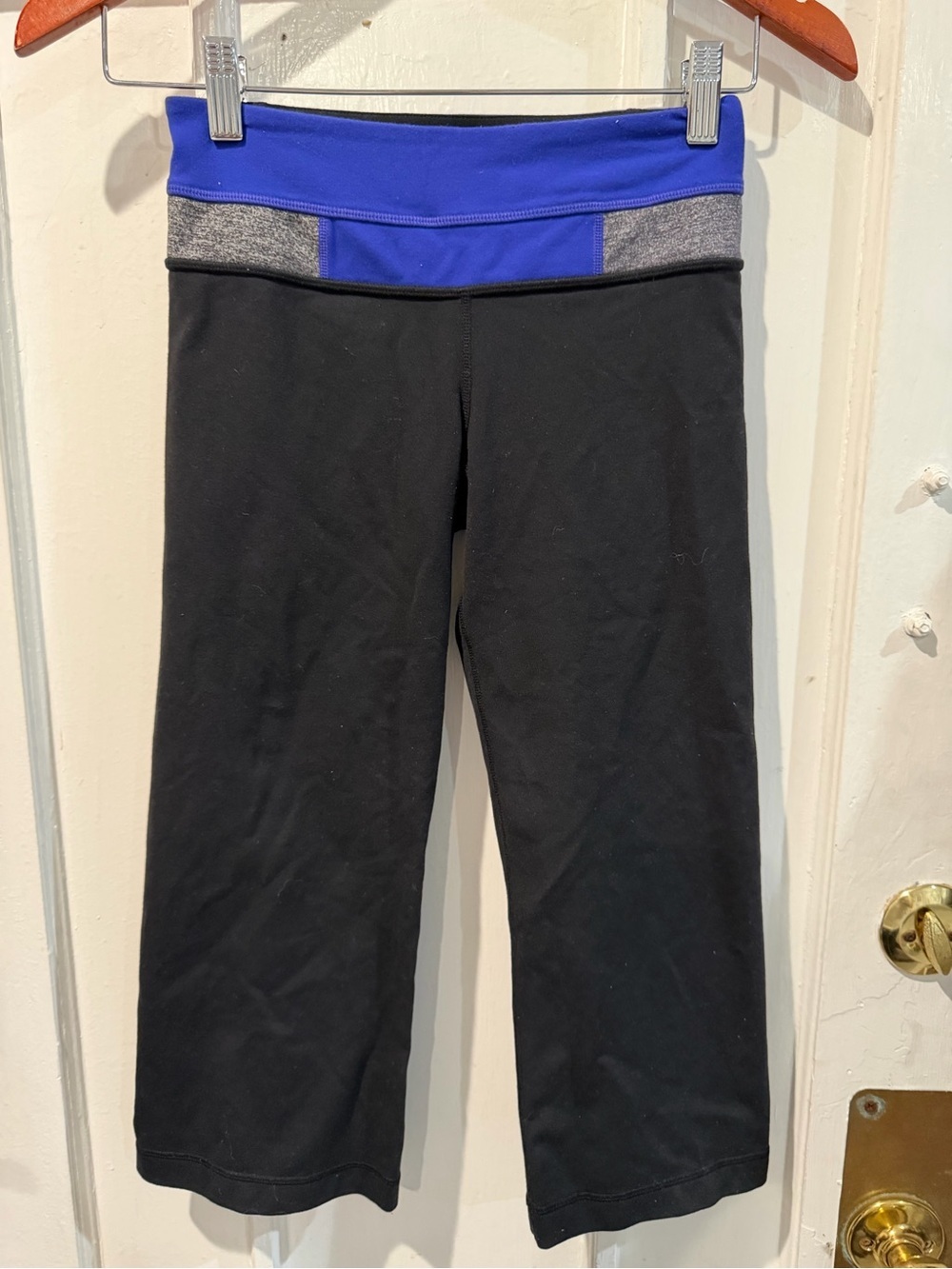 lululemon athletica Black Cropped Leggings with Blue and Gray Waistband